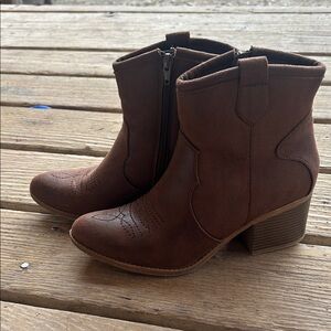 UNIONBAY Chestnut Ankle Booties